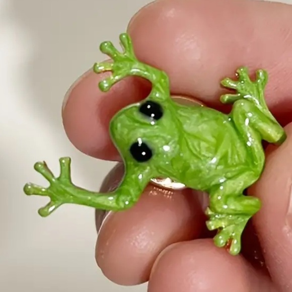 Jewelry - 3/$20 Adorable Little Tree Frog Pin Brooch